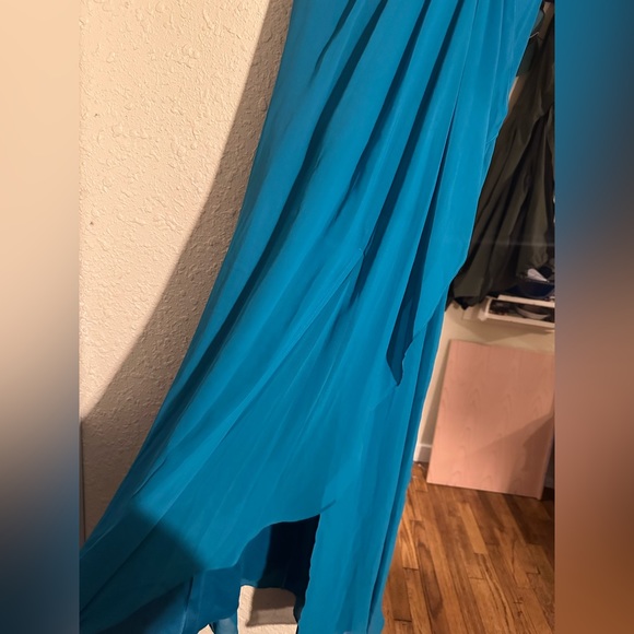 Celebrate! David’s Bridal dress size 0 - Picture 3 of 5